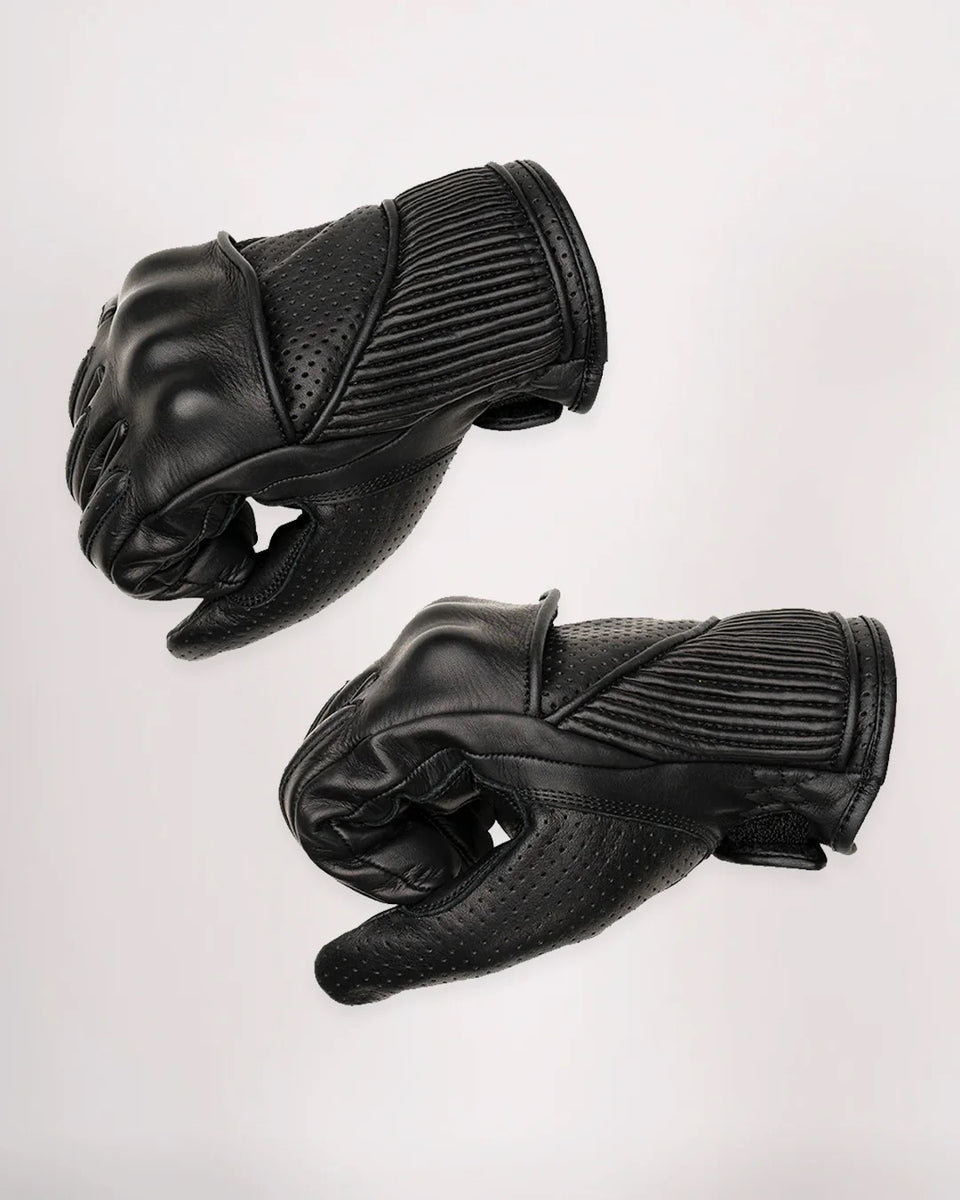 Goldtop Viceroy Gloves - Black studio image showing ergonomics 